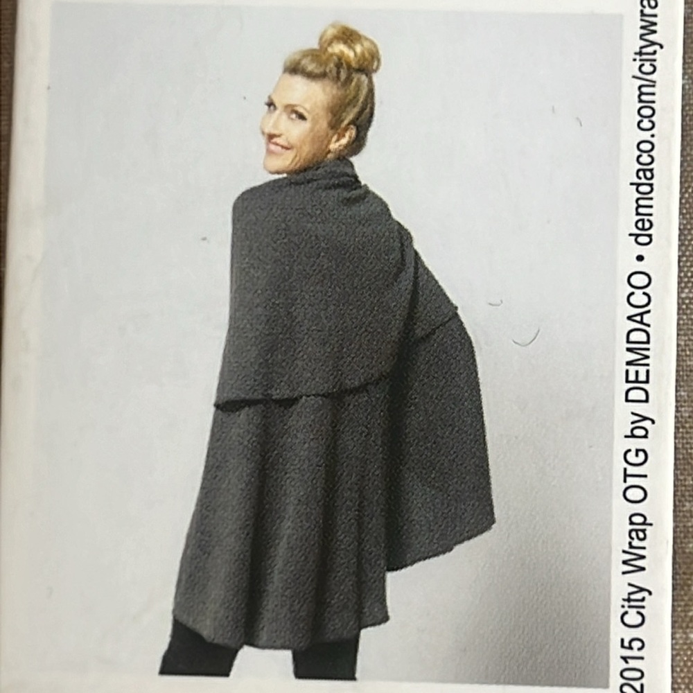 NWT (DEMDACO/CITY WRAP) on the go /lift the spirit /women’s one size fits all